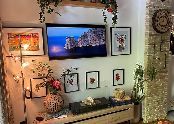 Avant-Garde Studio